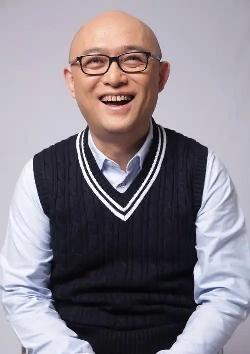 孟非晒年轻照片,印刷工时代的孟老师,比没有头发的他帅多了