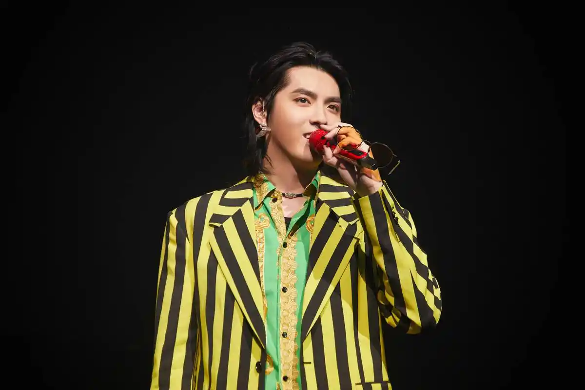 5月11日,"天·地·东·西·alive tour吴亦凡2019巡回演唱会"北京站