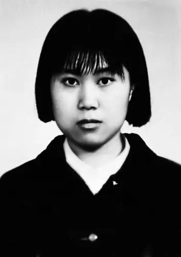 请各位高人处理一张黑白2寸照片