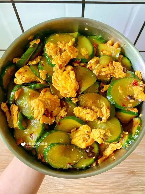 给你分享888道减脂餐的第266天黄瓜炒鸡蛋