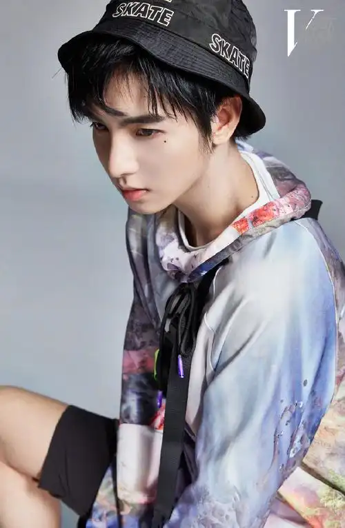 郑繁星时尚杂志封面写真图片