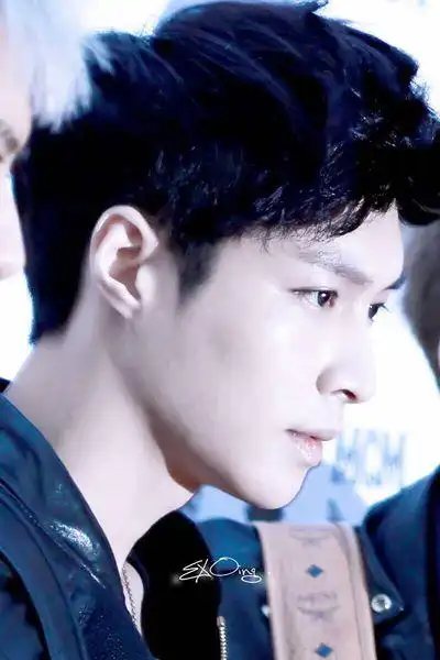 求张艺兴没有刘海的高清图