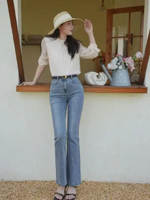 初秋"牛仔裤"这么穿绝了!搭配这几款上衣,个个都穿出时髦感