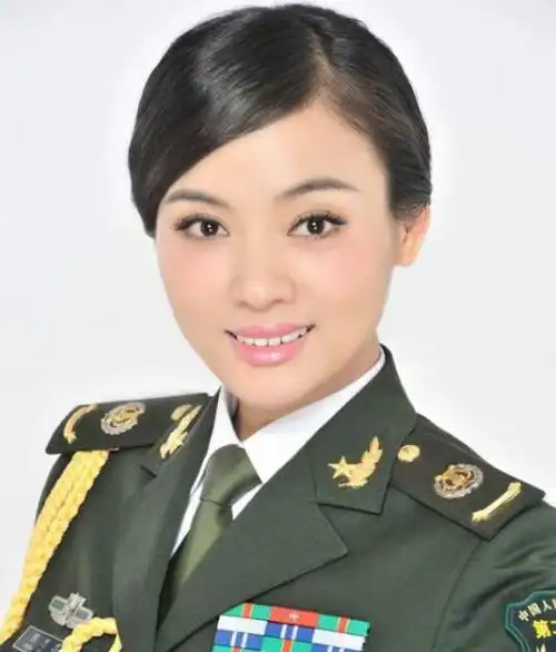 女神歌唱家陈思思21岁时父亲突然离世母亲抑郁风雨后见彩虹