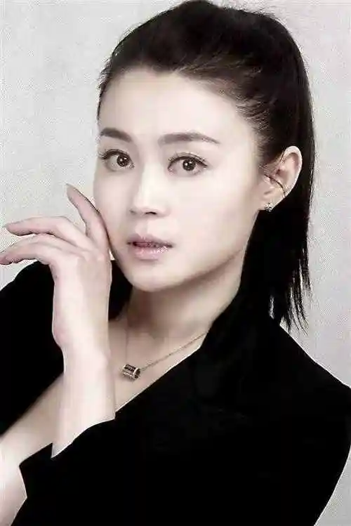 关婷娜,一个实现了华丽转身的女人,大家喜欢她吗?