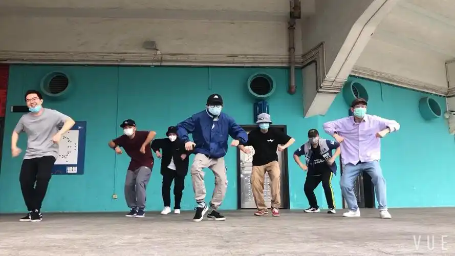 首页 街舞种类 锁舞(locking) > 正文