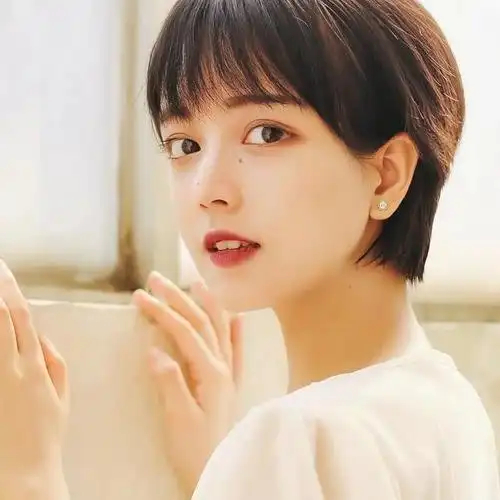 小个子别再披头散发了这几款发型才气质又好看