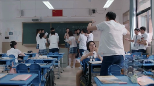 大结局曝光,只有离别没有告白好像所有人都知道,江天昊从进精英中学的