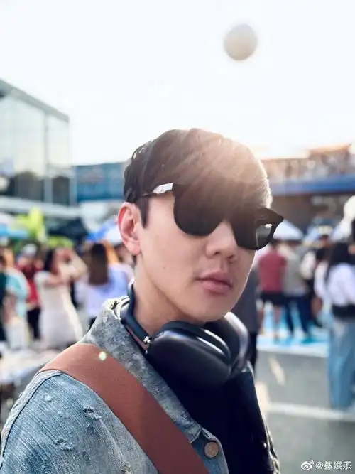 林俊杰首尔随拍##林俊杰首尔游客照#喜欢看旅行小林的旅行日常!