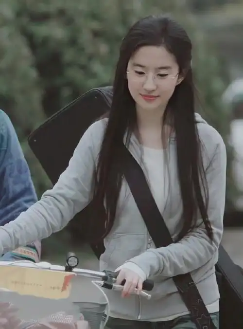 刘亦菲的素颜状态#刘亦菲《恋爱通告》青春里的那个她@刘亦菲