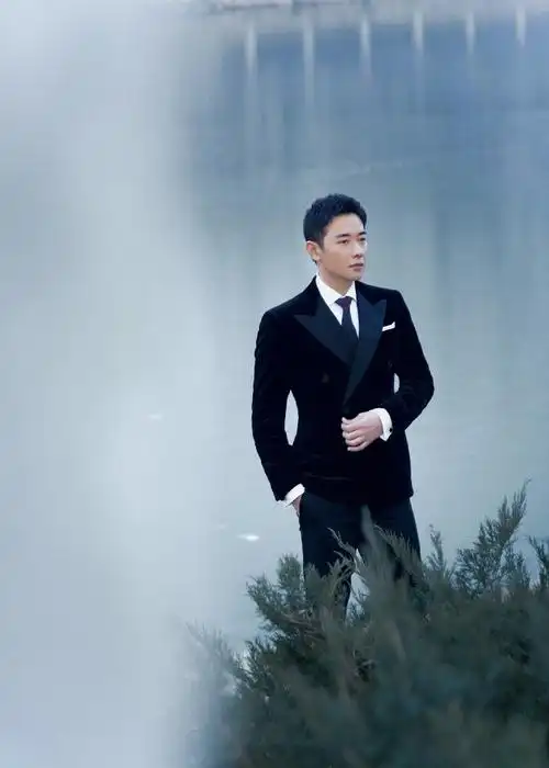 罗晋2020国剧盛典帅气图片写真