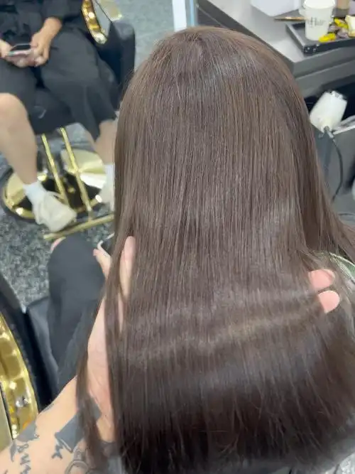 雾霾冷棕免漂显白发色