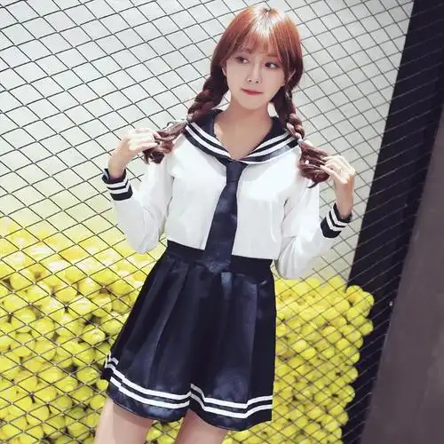 女生水手服校服图片