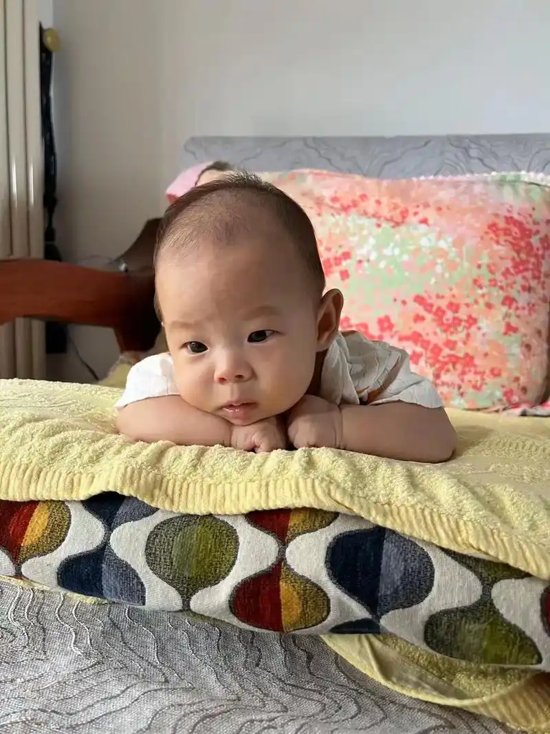 孩子百岁啦.#晒娃日记 hi baby 今天是你来到这个世界 - 抖音