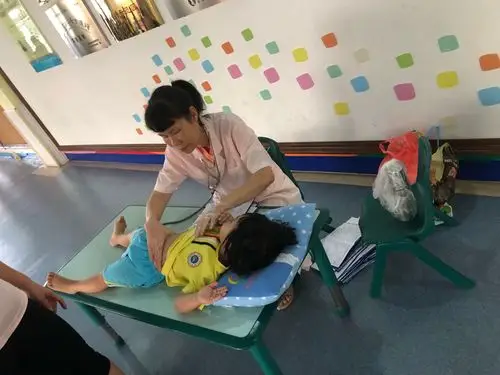 新时代幼儿园豆一班小朋友体检