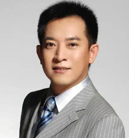 主持人高源写真图片