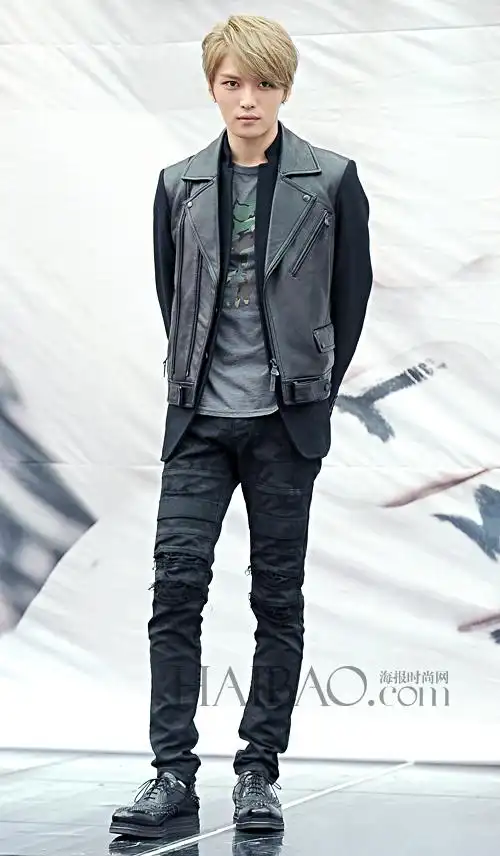 亚洲男明星一周着装搭配合辑:长腿"加持"极简搭配_服装人物_中国服装