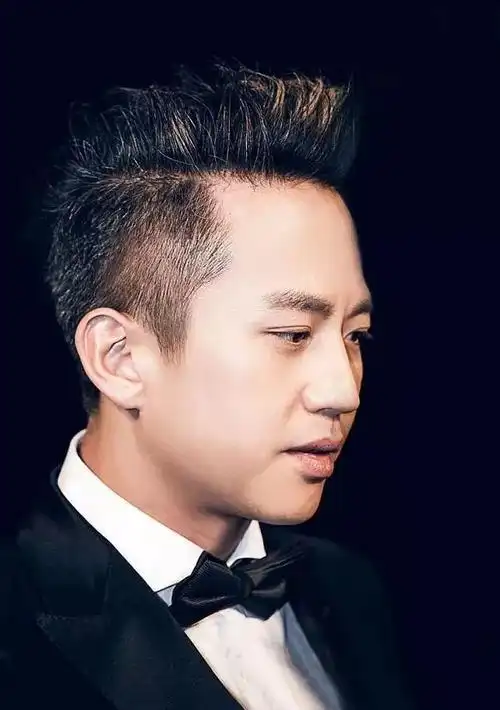 邓超微博控诉造型这发型连本人都求饶了网友却大赞好手艺