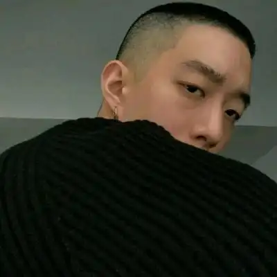 安奈/短寸头小哥哥:据说短寸头最能挑战颜值_男生头像_我要个性网