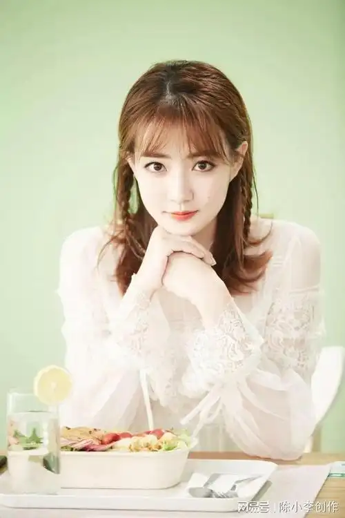 徐璐性感写真绝美的容貌高挑的身材