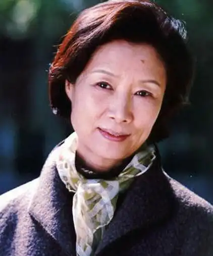 吕中和严敏求像不像姐妹俩