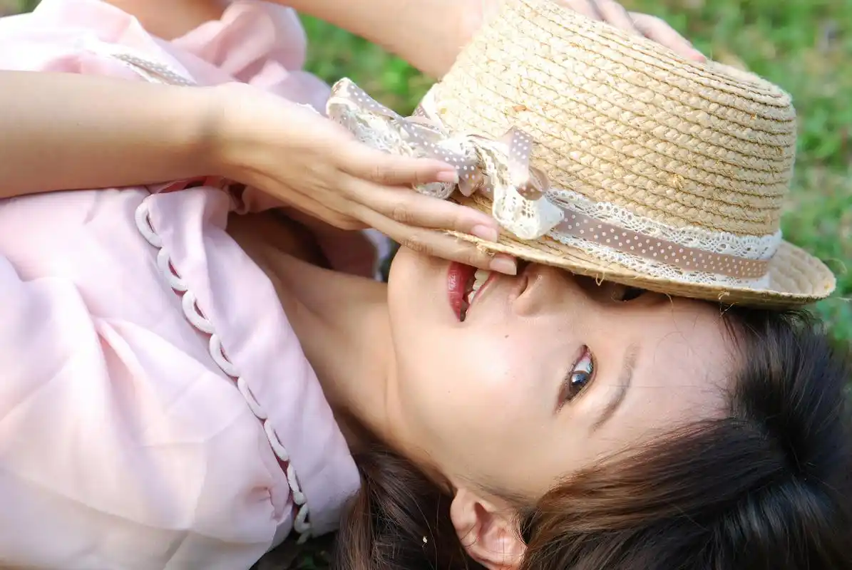 丰满爆乳selena深沟大胸私房写真