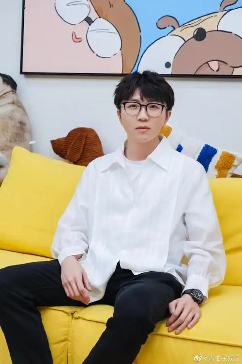 毛不易会看自己的综艺自省##毛不易娱乐圈在逃手模