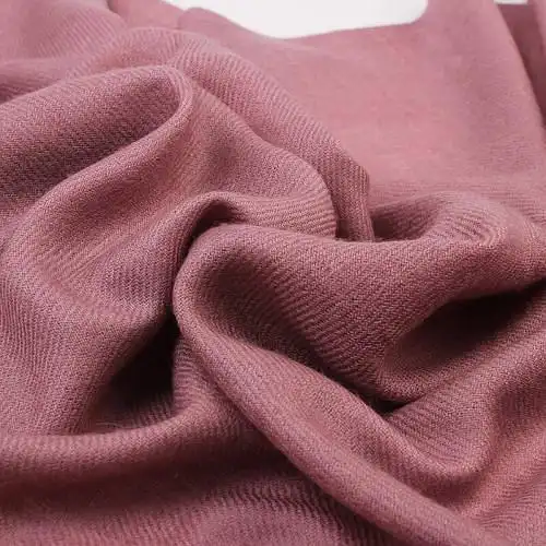 肤色不够白皙的妹子,夏天应该多穿这几个颜色!