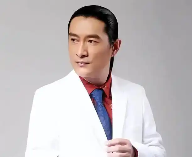 知名歌手黄安家瓦斯爆炸,妻子曾半脸毁容,想换妻梦中情人莫文蔚