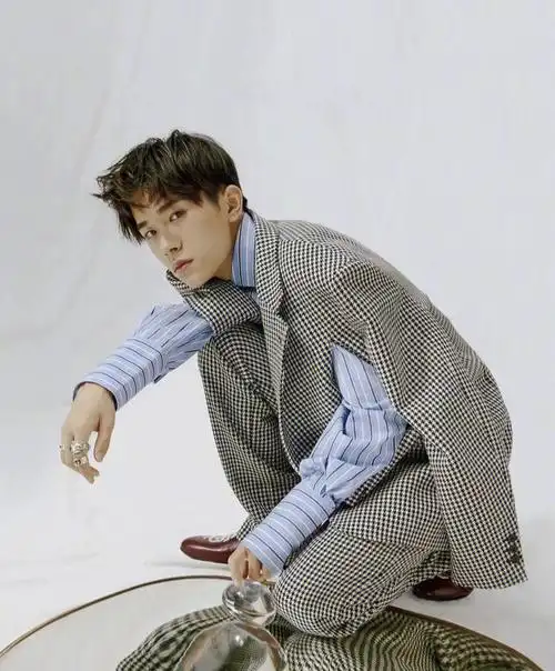 易烊千玺壁纸   #易烊千玺   #易烊千玺未来无界