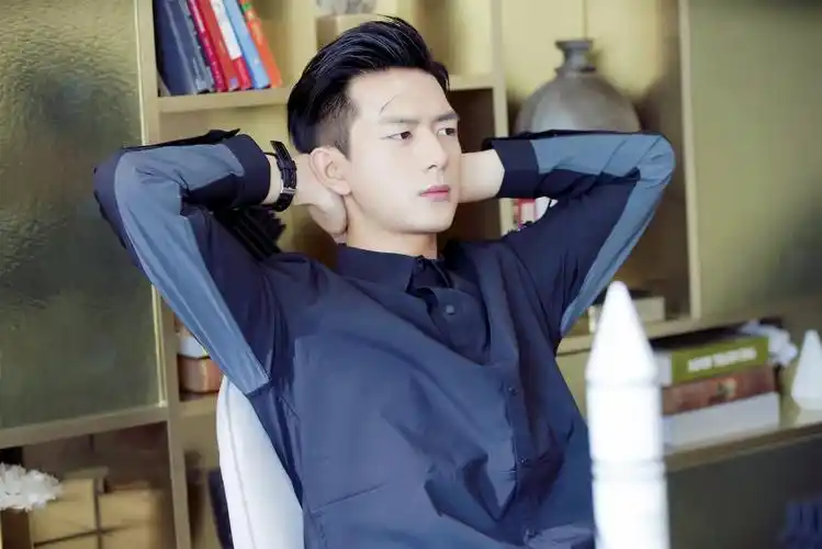 有没有小可爱有李现无水印壁纸图片? - 知乎