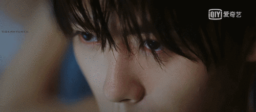 大家有没有觉得肖宇梁的小哥正面冷,侧面很温柔(加演技楼,.