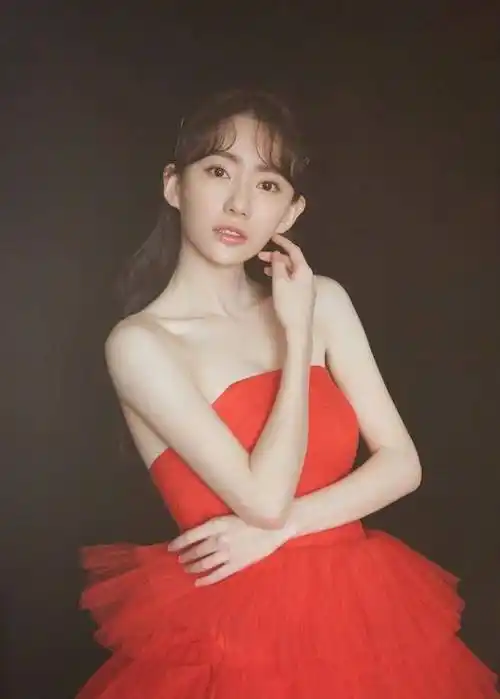 里的诺澜,人家变胖等于毁容,她变胖却成颜值巅峰_变化_身材_五官