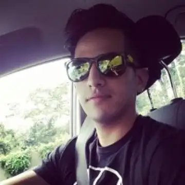 90后有男人味的男生头像奋不顾身离开的人没必要挽留