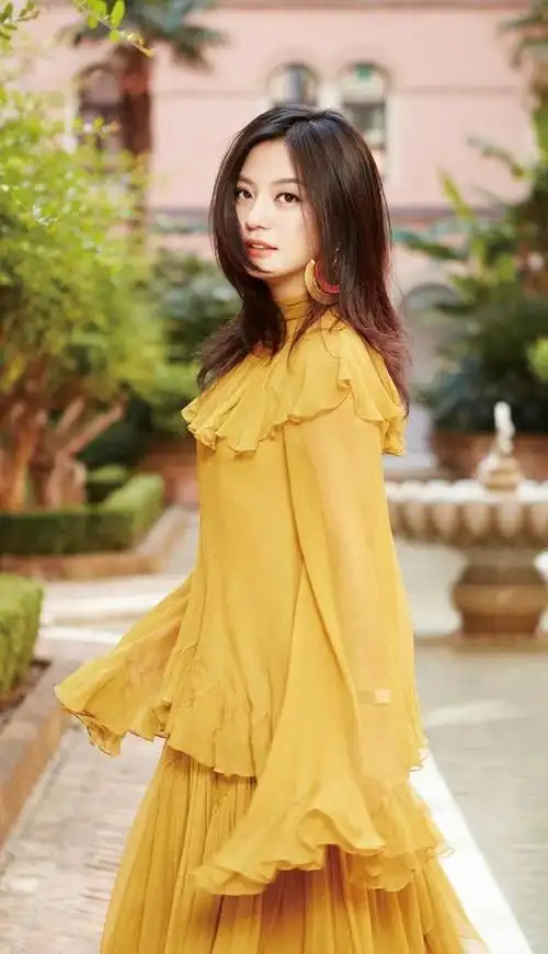 赵薇精美壁纸:成熟优雅,魅力十足!