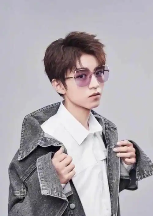 而王俊凯也来了一个关于爱的告白,真的是太帅了,以后王俊凯的女朋友太