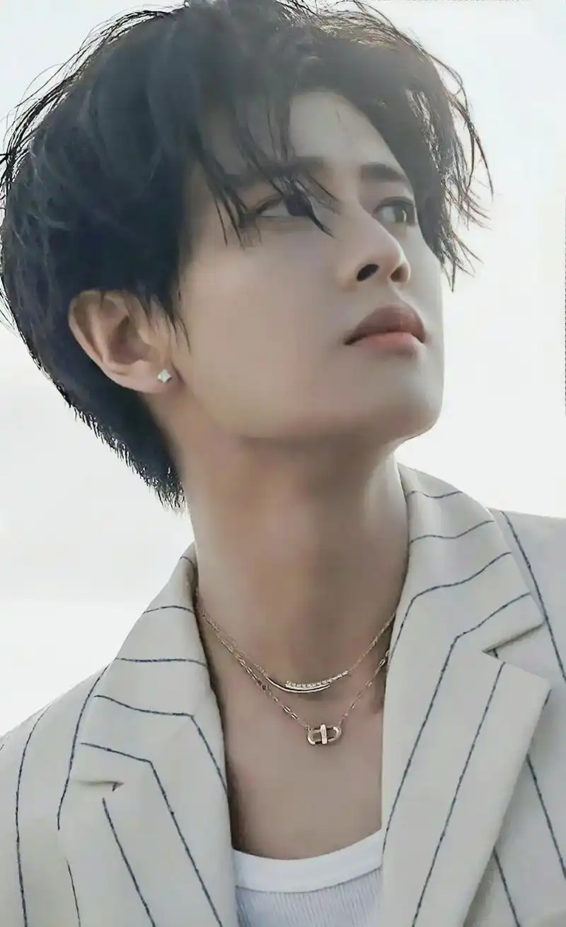 你是一道光  嘉人就是追逐光的人 @任嘉伦allen#承蒙你 - 抖音