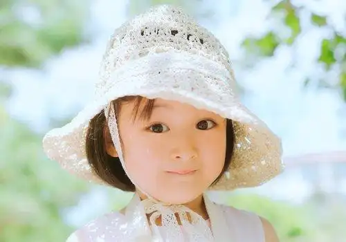 小女孩梳短发也能很萌哟 2019女童可爱清新短发发型了解下