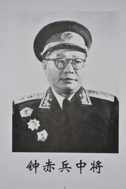 贺子珍奋不顾身救了一位后来的开国中将,自己却因之身中17块弹片