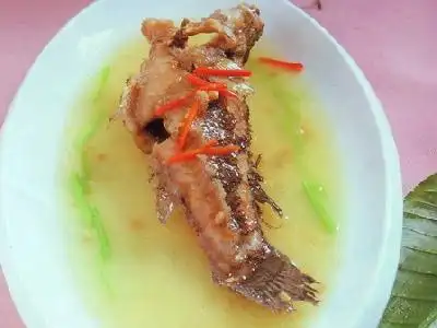 煲汤 强身润脏汤 材料:笋壳鱼1条,青椒,红椒各25克.