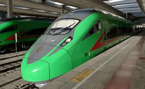 fxn3内燃机车"准生证"已于6月份颁发_动车组