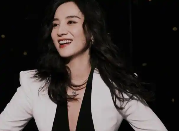 演员宋佳:我没结婚,不代表没伴侣,婚姻不是女人唯一的归宿