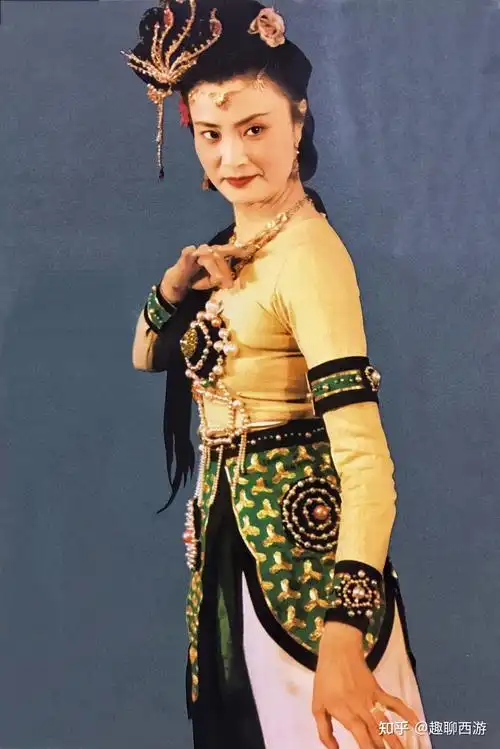 两版白骨精之谜,杨春霞饰演洞内白骨精,沈慧芬饰演洞外白骨精 - 知乎