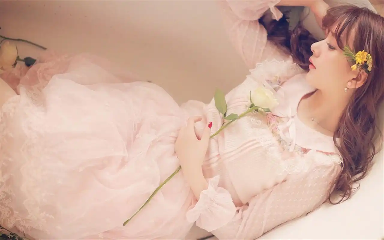 郭富城女友方媛粉嫩日系风清新写真电脑壁纸图片下载