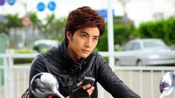 1.贺军翔.他在05年到08年之间,一直都很红,也是拍摄了很多偶像剧.