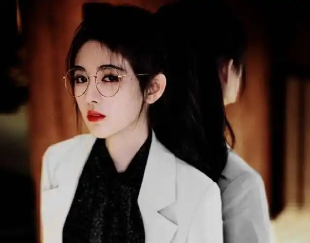 鞠婧祎"证件照"被疯狂保存,看清颜值后,不愧4千年第一美女