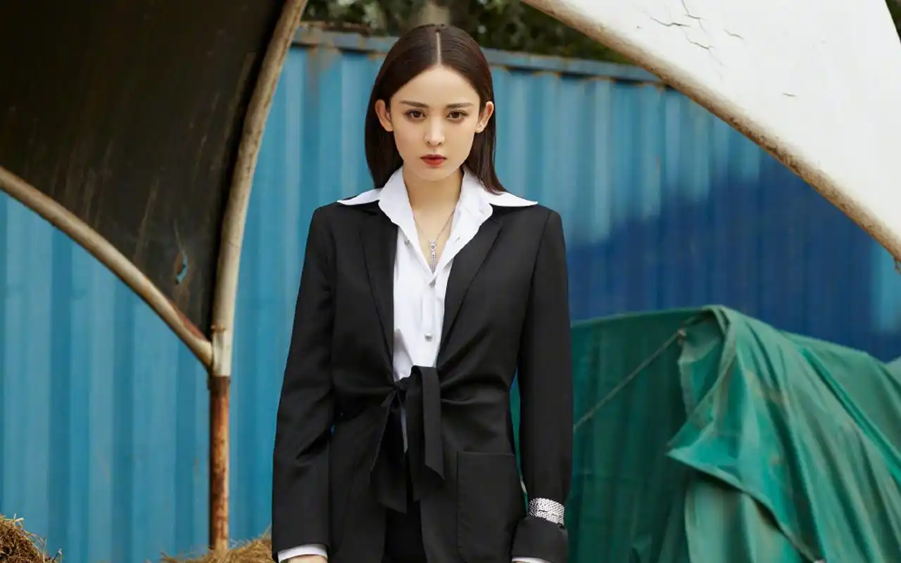 高清无水印,古力娜扎美女明星桌面壁纸下载(9张)