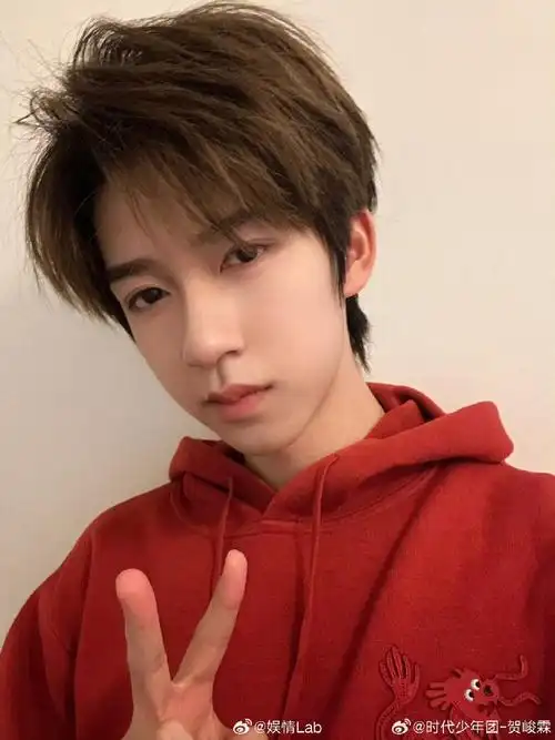 快乐#丨#贺峻霖二十岁生日快乐#  祝@时代少年团-贺峻霖生日快乐呀!