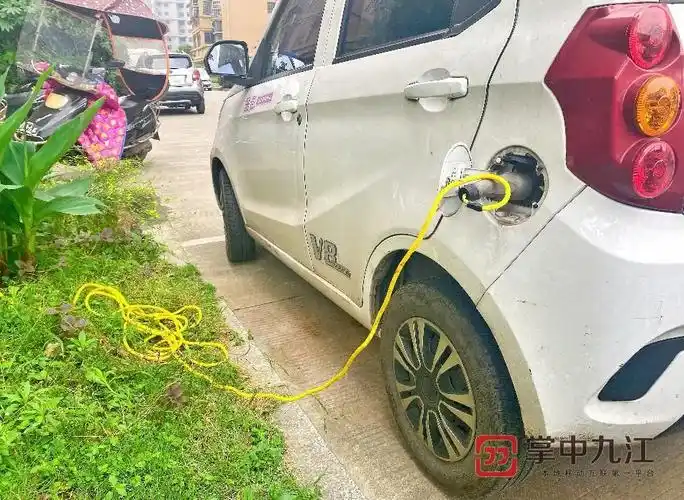 "飞线"充电隐患大!九江市民吐槽小区电动车安全隐患谁来管