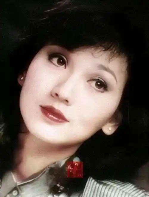 赵雅芝年轻旧照曝光,几十年时间一点都未变:仙女下凡体验生活?